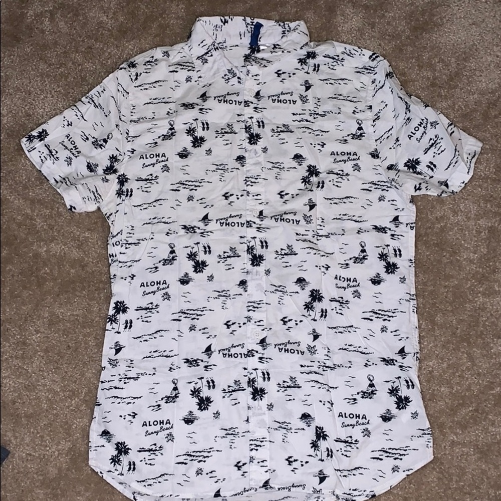 Men’s button up • short sleeve